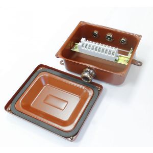 КС-10 УХЛ1,5 IP65 латунный ввод (zeta30335) Коробка соединительная