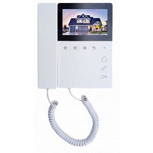 Elly с трубкой